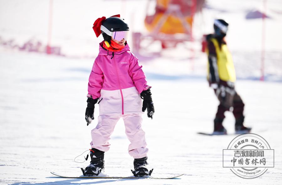 （罗浩 李煦/摄）