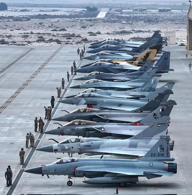 巴基斯坦被激怒！出动中械天团带弹护航，以色列若敢捣乱一律击落