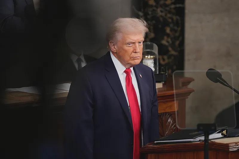 最新！特朗普低头服软，承认谈判失败，伊朗官宣胜利将全国大游行