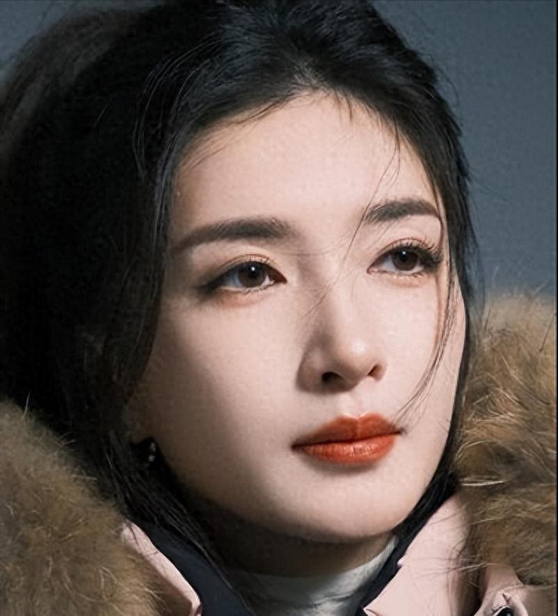 国外产子、知三当三、遭正房儿子当众羞辱江疏影私生活谣言太离谱