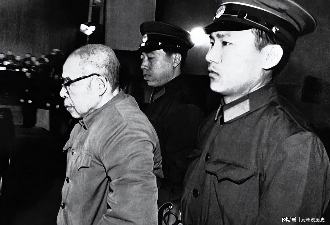 陈伯达入狱的时候，不愿进去，大喊一句我在阜平做过一件好事