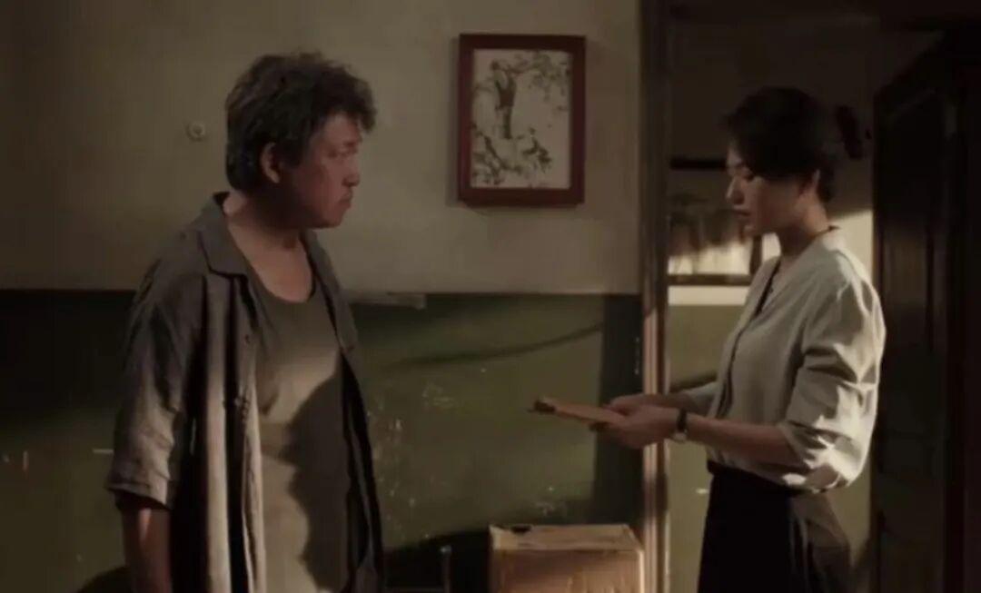 《黑夜告白》第21集爆了，一条连衣裙的退货记录，撕开了18年没人怀疑的真相！