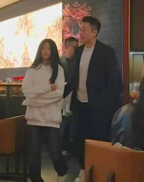小玥儿开通个人账号！发文求救，晒照思念妈妈，外婆和小S是好友
