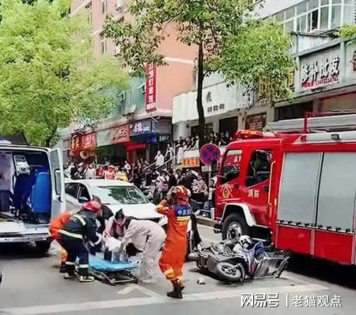 重庆57岁主任医师车祸致2死6伤！正面照曝出，丈夫身份浮出水面