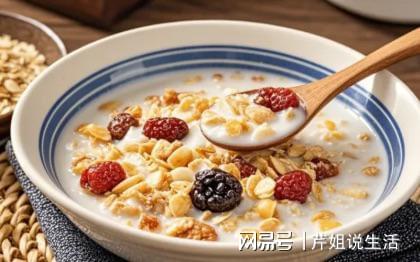 长期吃“燕麦”当早餐的人，后来都怎么样了？可能自己都不相信