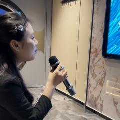 配配