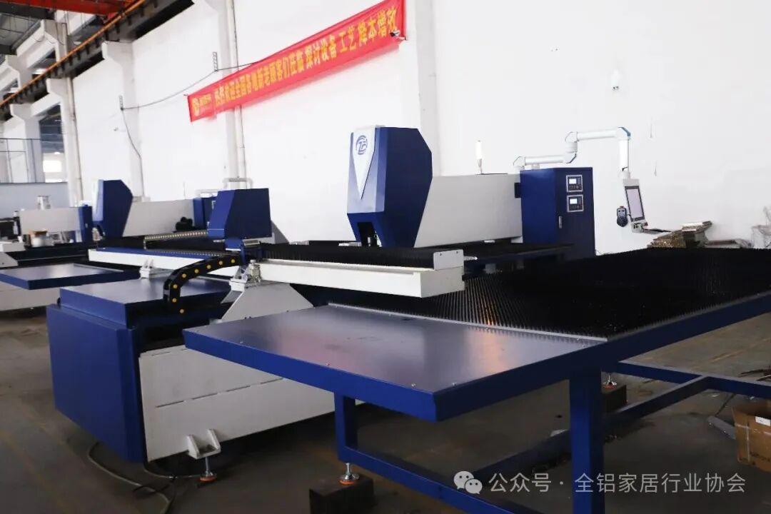 激光开料复合机