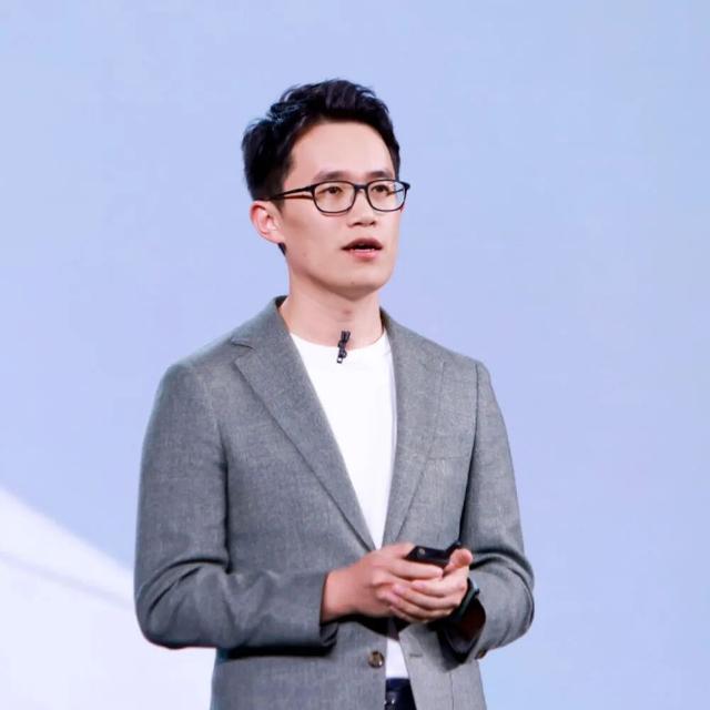 小米前高管王腾深夜发文吐槽小米SU7 Ultra泊车辅助遇bug，最新回应：已收到小米汽车产品同学的信息，有bug也很正常