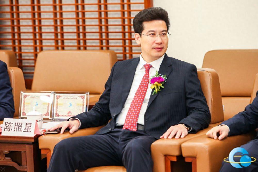 东莞市投资控股集团原董事长陈照星主动投案接受审查调查