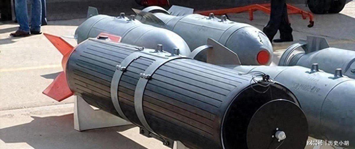 美国专家：中国电磁脉冲武器性能强悍，一次攻击就能瘫痪整个美国