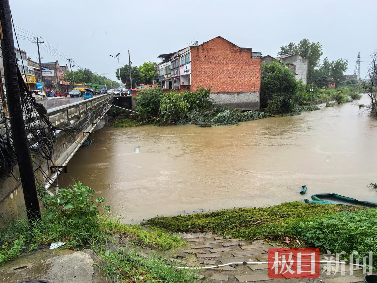 老河口市竹林桥镇蒿堰河