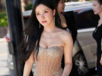 乏力感穿搭，高温天穿抹胸美裙实在耗人