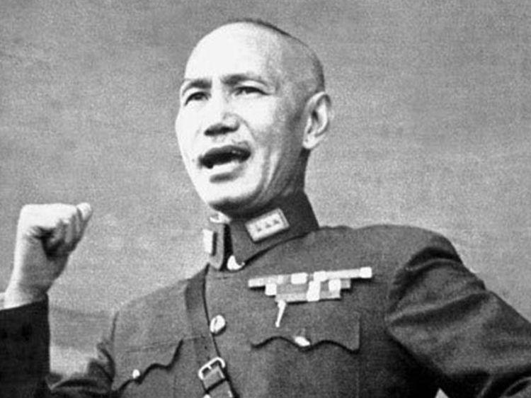 蒋介石曾偷偷看过毛主席的著作，看完后却勃然大怒，当场痛骂亲信