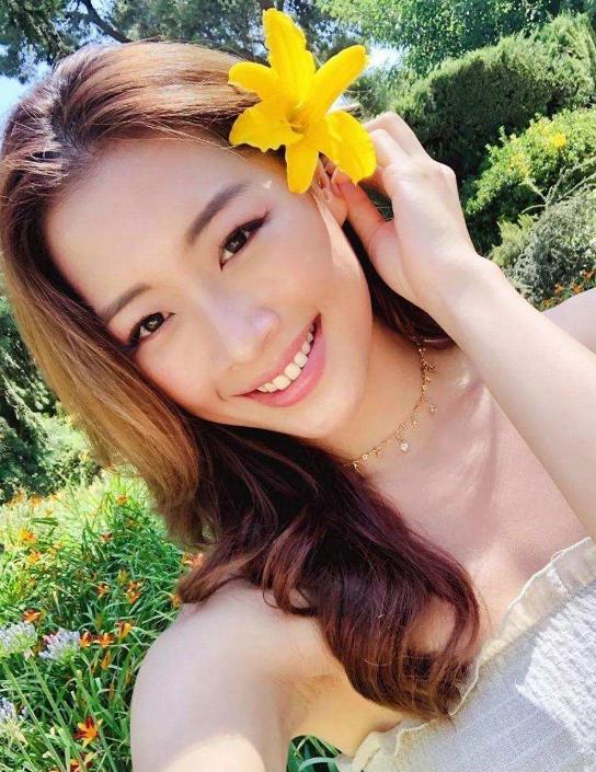 官宣！34岁知名女星晒婚纱照，两度订婚后终遇真爱 明年泰国办婚礼
