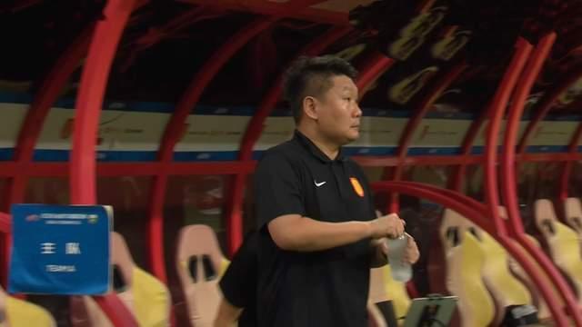 刘建业主动让位，重庆铜梁龙如何走出8轮不胜？