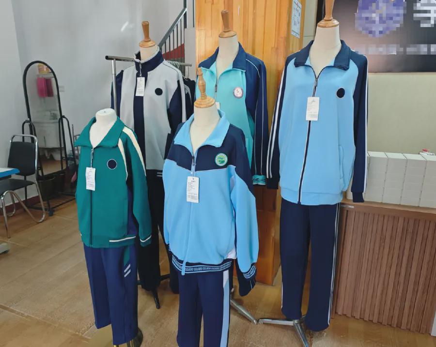 学校不再统购校服，家长学生自己选：老师不再背锅，这场改革早该来了