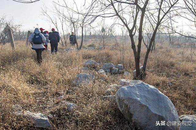 河南鹤壁:上峪乡有个火山口,能看见地下2900多公里的物质