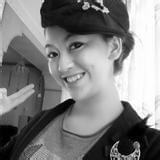 采蘑菇的小表姐