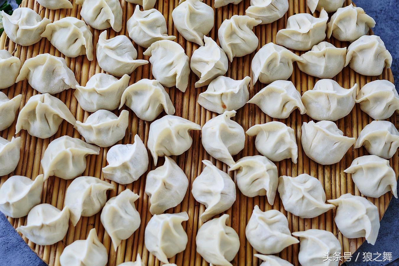 夏天就爱吃这馅的饺子 香软多汁好吃还便宜, 你