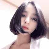 执笔素宣挽梅痕