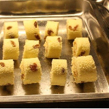 老虎头上的云雀