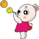 戴着口罩吹泡泡