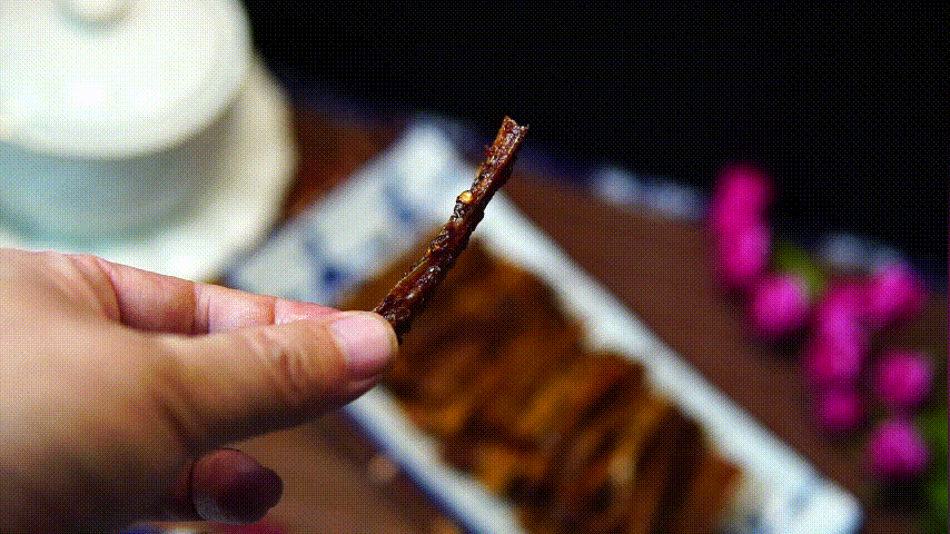自制健康辣条,食材家家有,平底锅就能做,孩子最爱的小