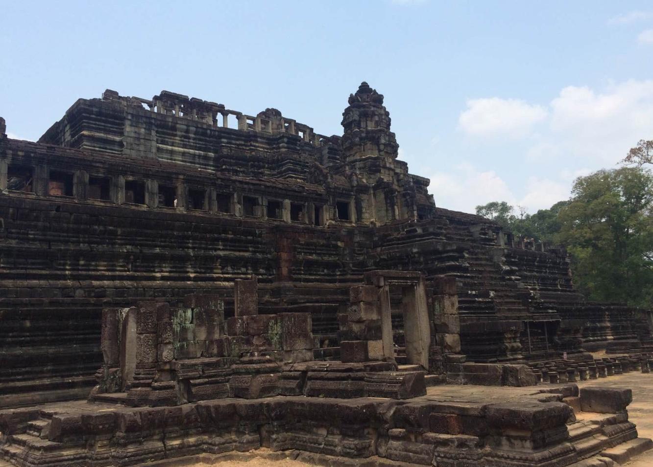 巴普昂寺, 虽然这个寺庙面积不大, 但是建筑还是很有特色的