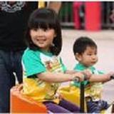 小姐俩快乐生活