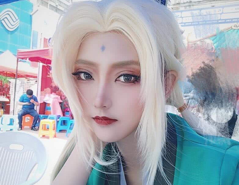 火影忍者:珍藏版纲手cosplay图,粉丝感叹只能看前三张