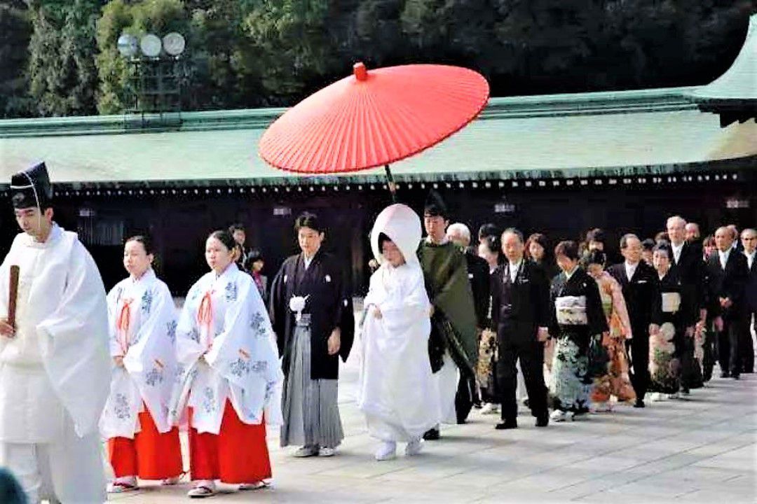 日本的这种婚服确定不是中国丧服?婚姻果然是爱情的坟墓