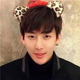 拥抱星星的月亮