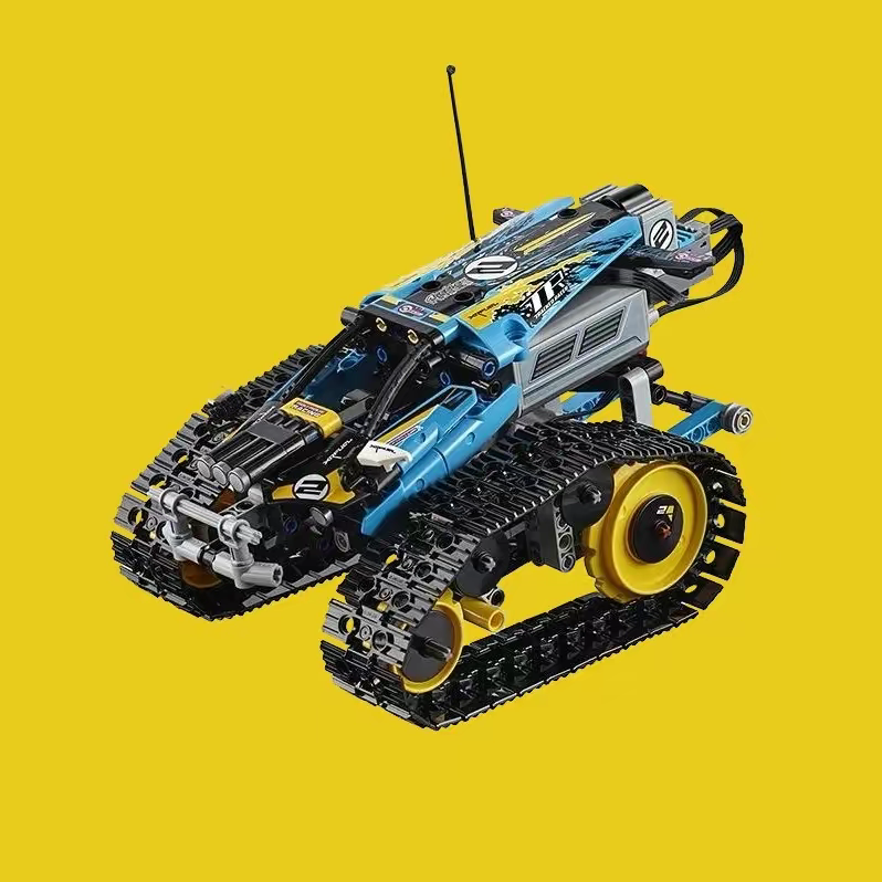 神兽在家玩积木