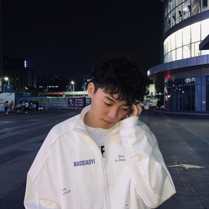 电梯唱歌的小记