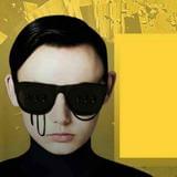 撑着油纸伞的女子