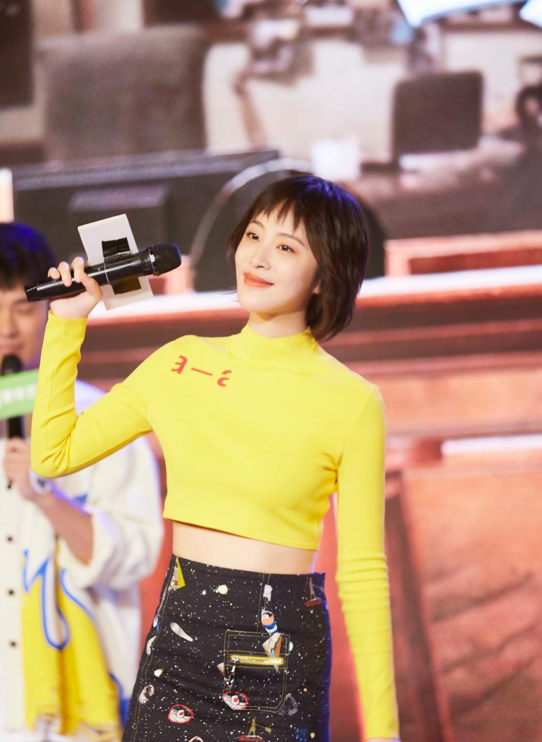 孔宋今曾在热播大剧《沙海》中饰演霸气十足眼神犀利的霍有雪,同时