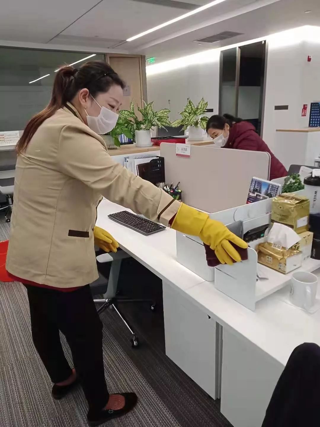 微信打卡"云办公",他们上班再延7日!