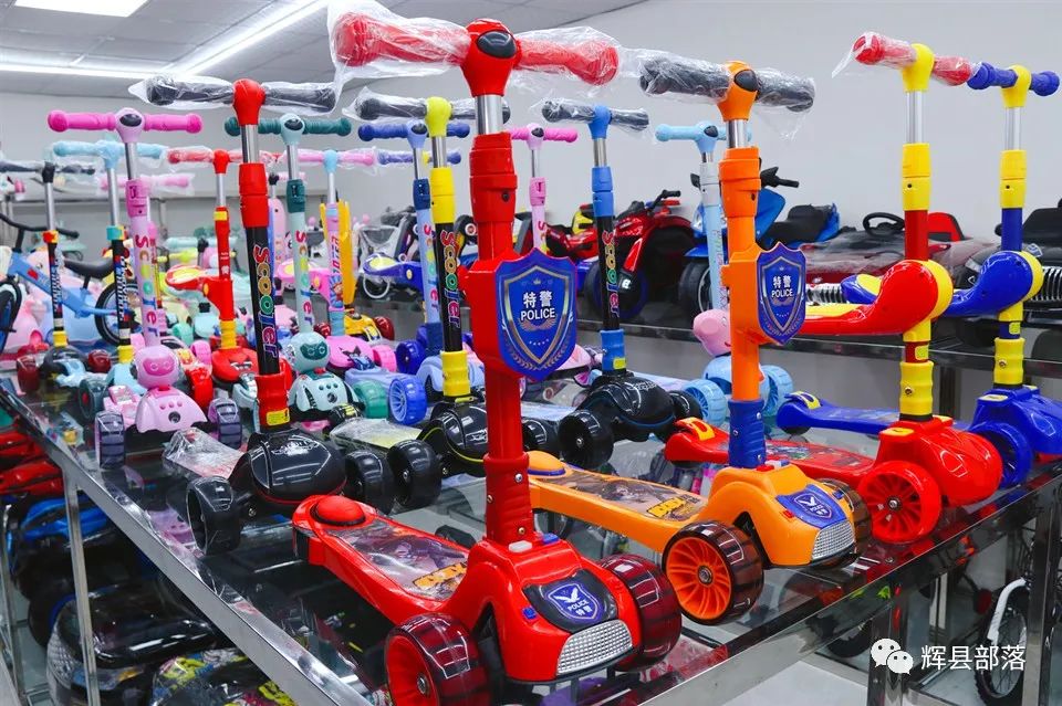 被辉县这家童车店种草了!宝贝骑上去气宇轩昂惹路人尖叫!