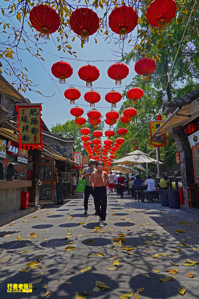 成都锦里,传说中的秦汉商业街,因和武侯祠相邻,成为游客打卡地