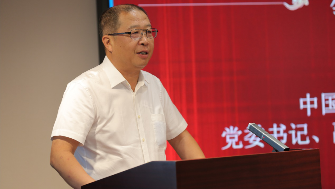 大师与北京二锅头的不解之缘高景炎传出版发行仪式在京举行