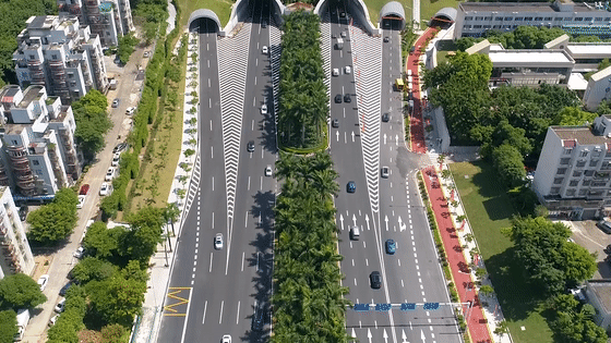 婴儿被开水淋头烫伤,交警把珠海大道分成两段,开了前所未有的绿波