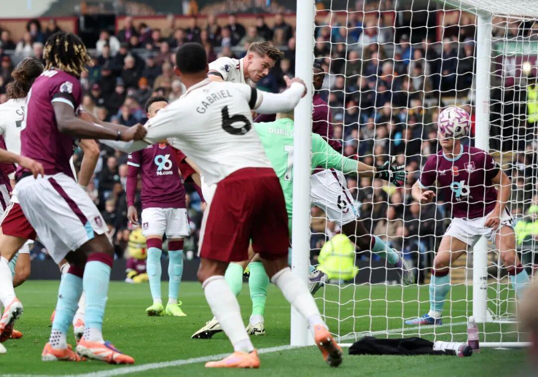 欢迎来到“英格兰长传定位球超级联赛”！