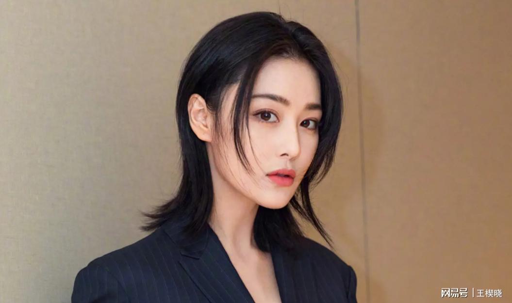 和李晨分手6年后嫁普通人，整个人都变样了，如今她活成人生赢家