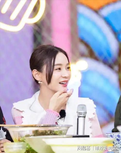 袁姗姗豪宅做蒸饺,14个一家三口吃,两头不封口电锅蒸