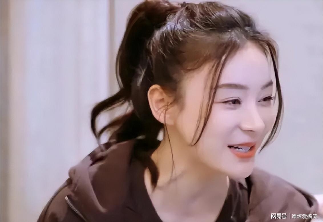 袁姗姗豪宅做蒸饺,14个一家三口吃,两头不封口电锅蒸