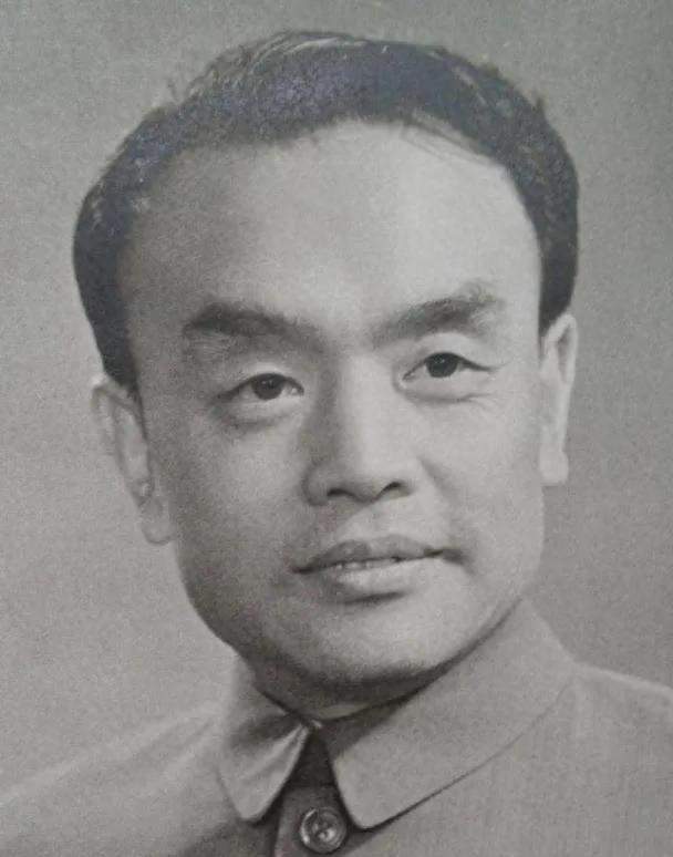 邓颖超说《海霞》是部好电影,江青大怒:她又不管文艺,不该插手