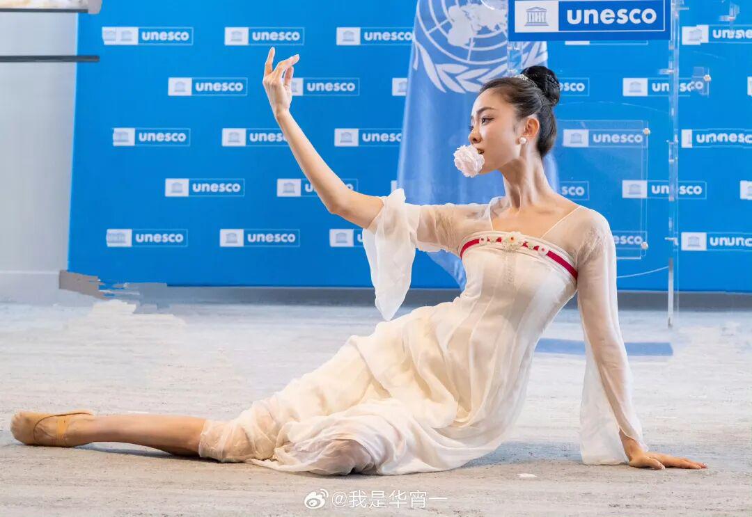 华宵一 VS 花三三:由一辆劳斯莱斯引起的婚恋大宫斗