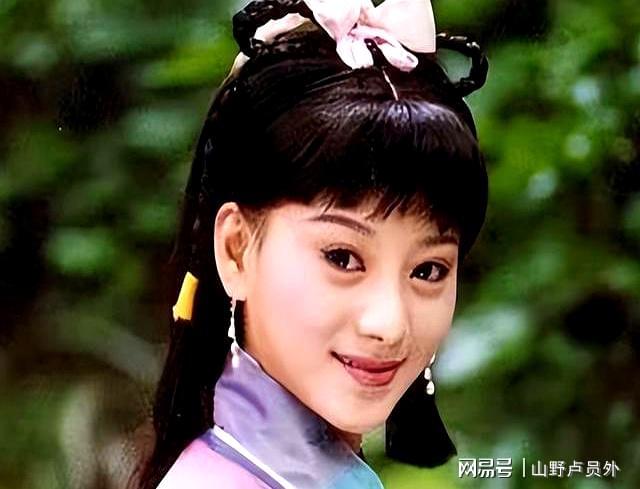 她长相胜过刘晓庆!却下嫁给穷小伙,婚后毁容成面瘫,如今成这样