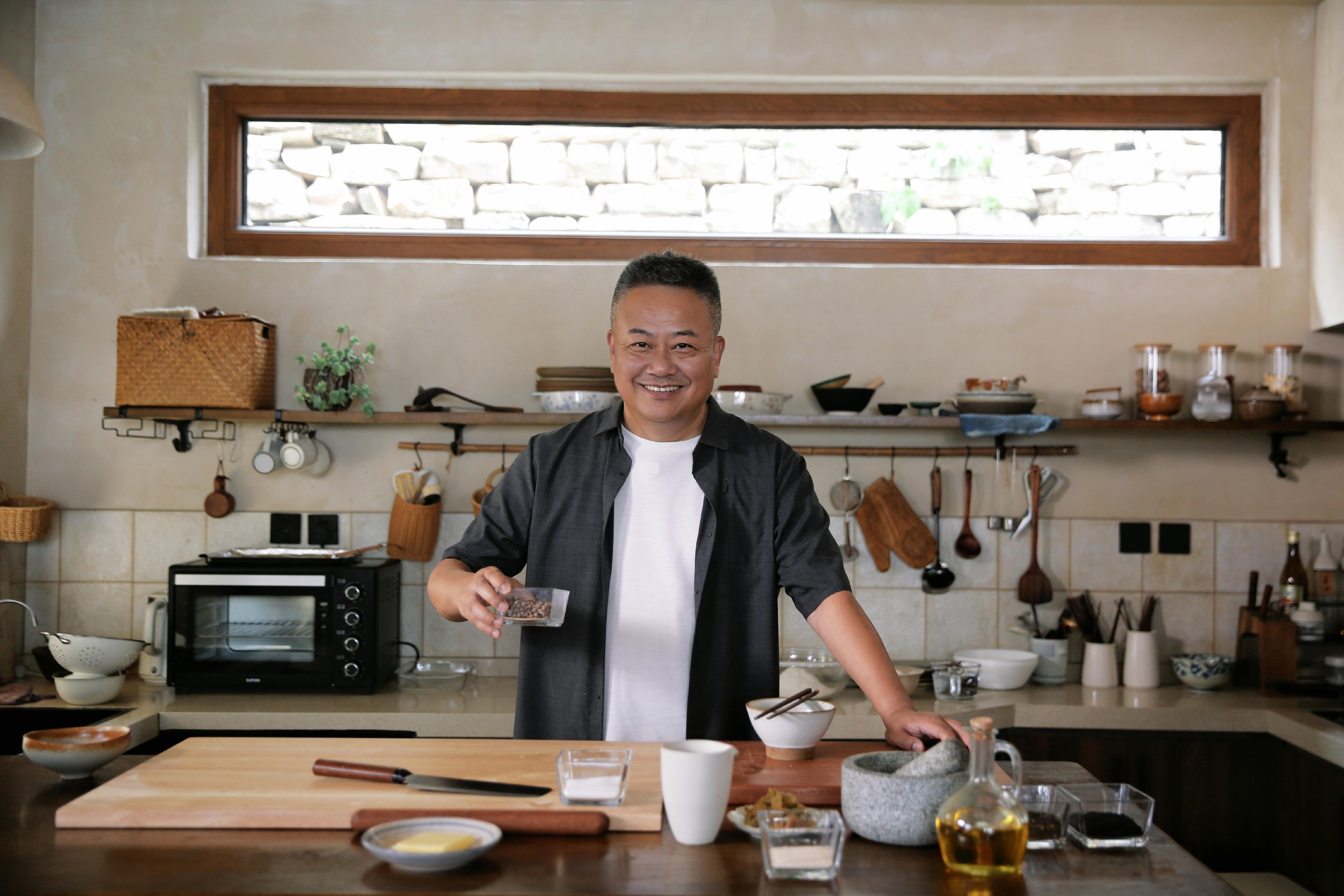 陈晓卿：中国人在“吃”上最有创造力的时代｜我们的四分之一世纪