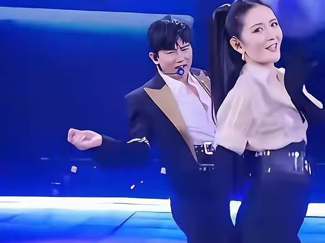 44岁谢娜也没想到，鹿晗“翻车”后会让43岁的张杰实现口碑暴增！